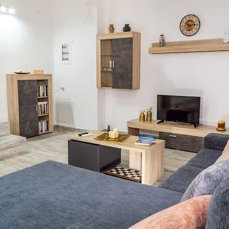 Artemissia New Well Sided Modish House Apartman Kíszamosz Kültér fotó